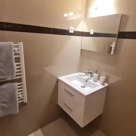 Апартаменты Le Coucher De Lune Studio Pour 2 A 3 Personnes A *
