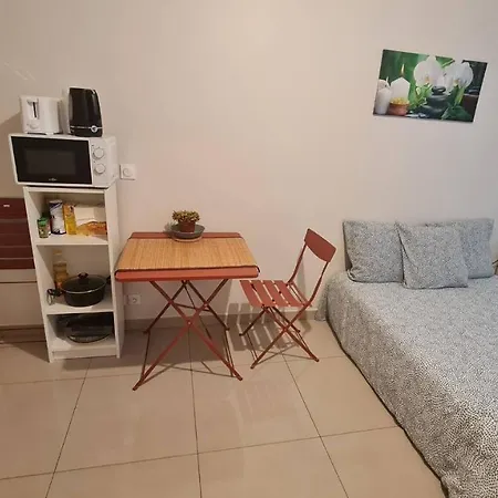 Апартаменты Le Coucher De Lune Studio Pour 2 A 3 Personnes A